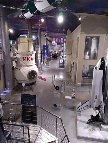 Космическая станция.