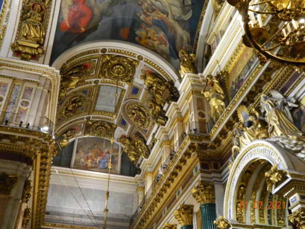 Соборы Петербурга.