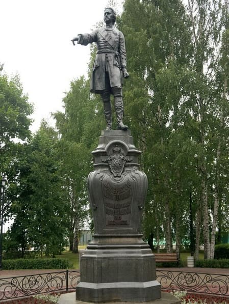 Памятники.