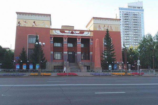 Музеи.