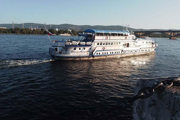 Прогулка по реке.