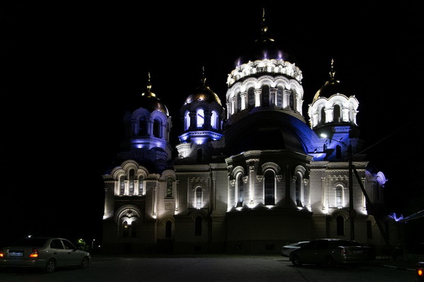 Собор и церковь.