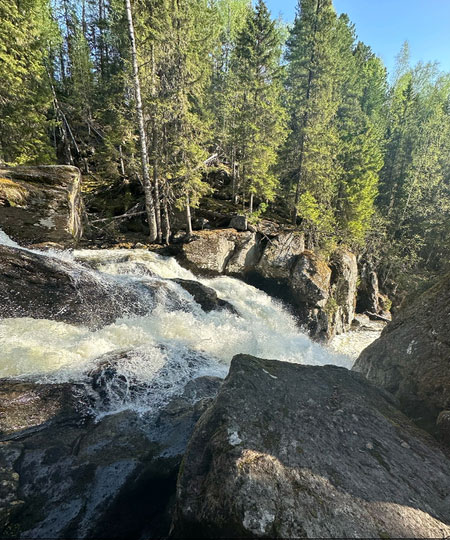 Каскад водопадов.
