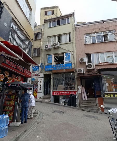 За сувенирами.
