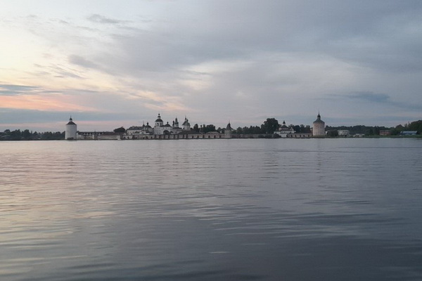 Берег реки.